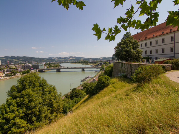 Linz vom Schlossmuseum aus, Donau